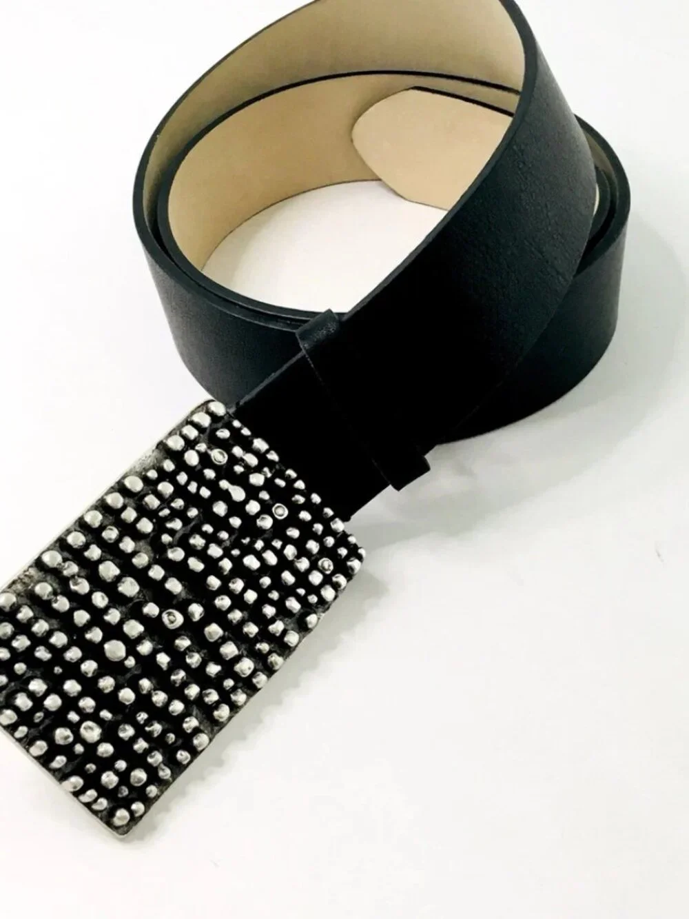 Tre Vero Belt Sz M Minimalist Modern Textured Silver Stud Buckle Classic Black